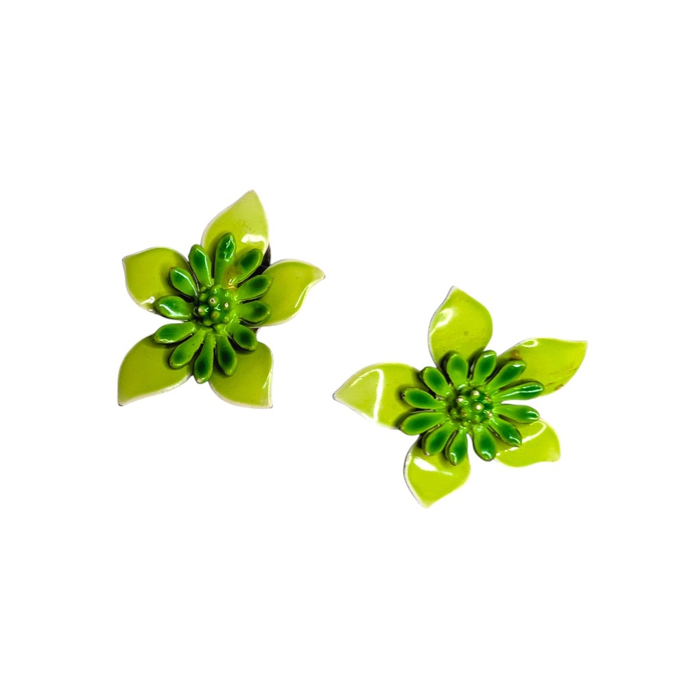 Vintage Green Enamel Flower Clip On Earrings Retro Two Tone Floral Jewelry